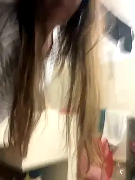 emma hot2006 online show from December 4, 2025, 11:15 pm