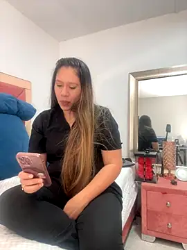 emma hot2006 online show from September 17, 2025, 3:36 pm