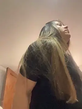 emma hot2006 online show from November 3, 2025, 4:10 pm