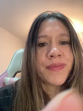 emma hot2006 online show from October 23, 2025, 2:49 pm