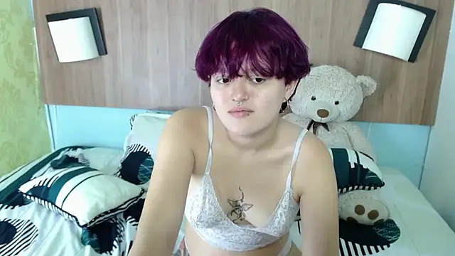 JadeAndJess  online show from September 17, 2025, 1:13 pm