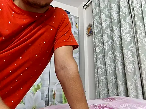 COme8989 online show from April 19, 2026, 2:40 pm