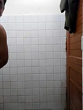 COme8989 online show from February 5, 2026, 8:21 am