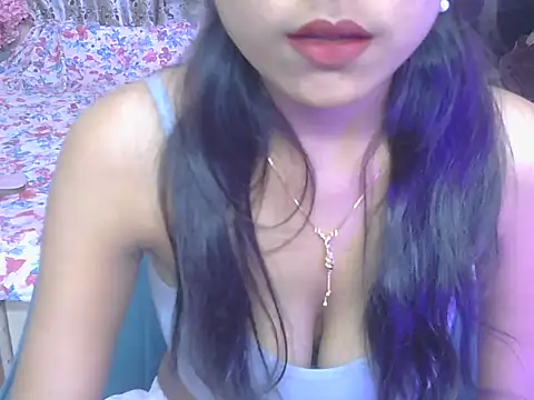 hoty-priya online show from March 13, 2026, 4:39 am
