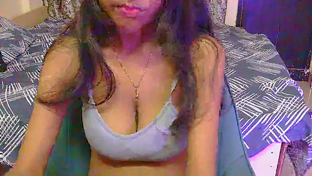 Snapshot of hoty-priya chatting on May 20, 2026, 4:42 am hoty-priya online show from May 20, 2026, 4:42 am