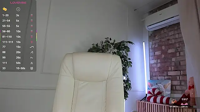 Snapshot of Blessed_Molly chatting on December 18, 2025, 7:46 am Blessed Molly online show from December 18, 2025, 7:46 am