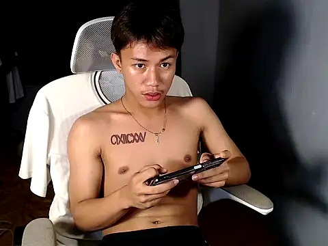 naughtyboyloy 0 online show from April 14, 2026, 9:20 pm