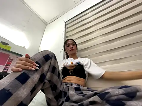 anastasia cums online show from October 6, 2025, 5:35 pm