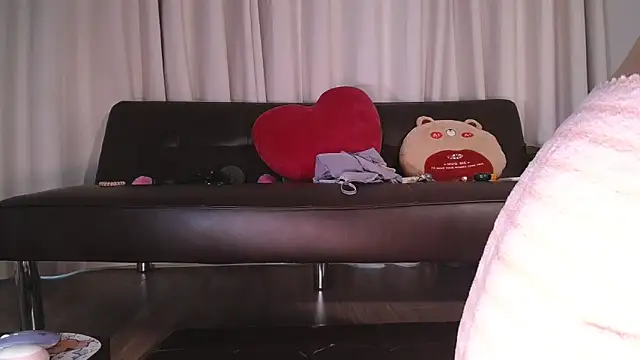 Snapshot of Liz_Hu chatting on September 23, 2025, 8:43 am Liz Hu online show from September 23, 2025, 8:43 am