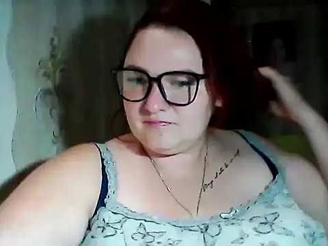 AngelQSky online show from October 1, 2025, 4:44 pm