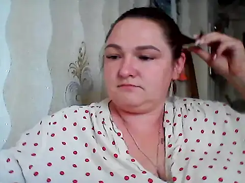 AngelQSky online show from September 12, 2025, 1:55 pm