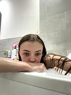 cutietootie02 online show from January 9, 2026, 5:58 am