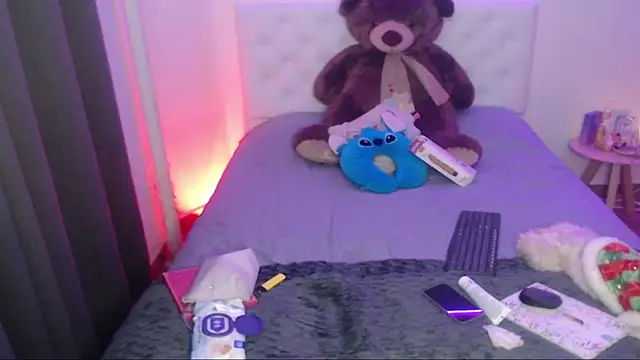 kylie444  online show from December 1, 2025, 7:59 pm