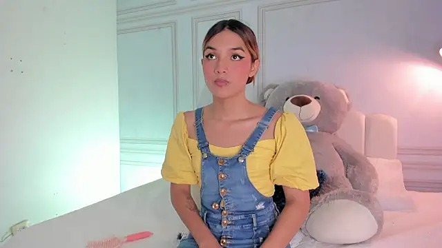 Snapshot of Doll_Isa_ chatting on October 11, 2025, 7:26 pm Doll Isa online show from October 11, 2025, 7:26 pm