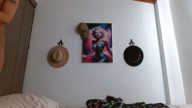 Crystal Star  online show from February 12, 2026, 2:06 pm