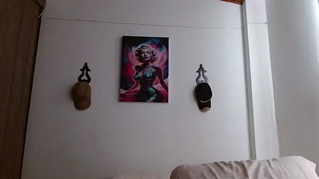 Snapshot of Crystal_Star_ chatting on April 19, 2026, 6:10 pm Crystal Star online show from April 19, 2026, 6:10 pm