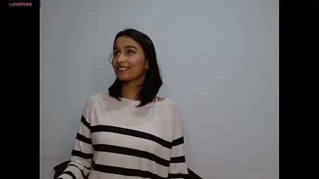 Snapshot of Gia_Lee chatting on November 8, 2025, 3:21 am Gia Lee online show from November 8, 2025, 3:21 am