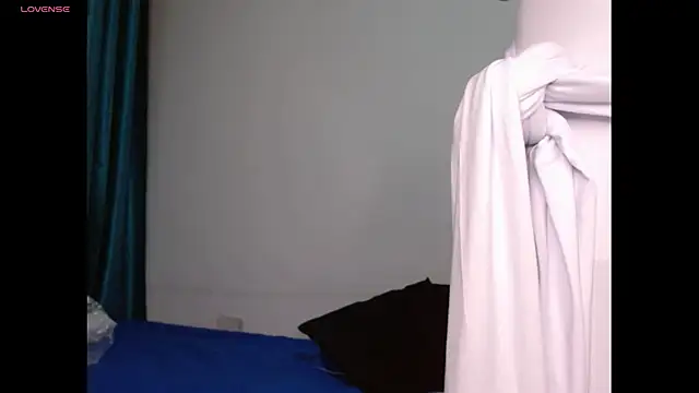 Snapshot of Gia_Lee chatting on November 16, 2025, 3:22 am Gia Lee online show from November 16, 2025, 3:22 am