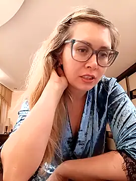 Snapshot of Crystal00Girl chatting on November 3, 2025, 8:56 pm Crystal00Girl online show from November 3, 2025, 8:56 pm