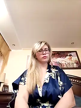 Snapshot of Crystal00Girl chatting on October 23, 2025, 7:56 pm Crystal00Girl online show from October 23, 2025, 7:56 pm