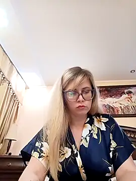 Snapshot of Crystal00Girl chatting on October 28, 2025, 10:20 pm Crystal00Girl online show from October 28, 2025, 10:20 pm