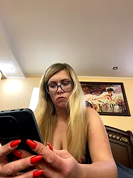 Snapshot of Crystal00Girl chatting on October 29, 2025, 8:52 pm Crystal00Girl online show from October 29, 2025, 8:52 pm