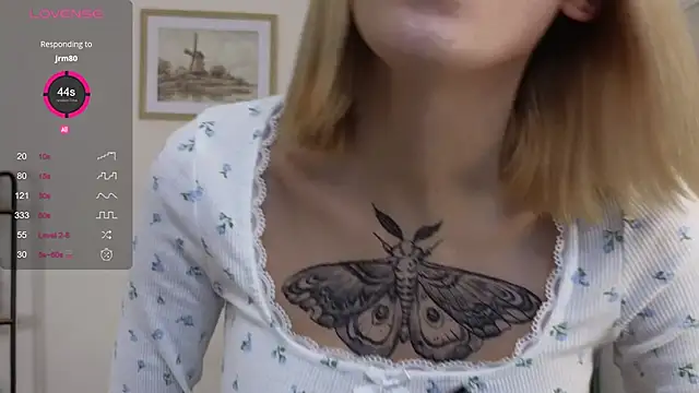 Snapshot of Sonia_Jones chatting on December 3, 2025, 2:27 pm Sonia Jones online show from December 3, 2025, 2:27 pm