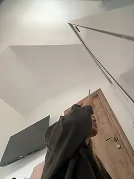 Snapshot of KayaAzur chatting on November 8, 2025, 8:29 am KayaAzur online show from November 8, 2025, 8:29 am