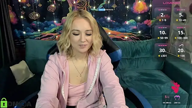 CrystalGirl99 online show from December 16, 2025, 8:07 am