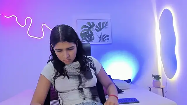 Cherrydollxx online show from November 13, 2025, 11:36 am