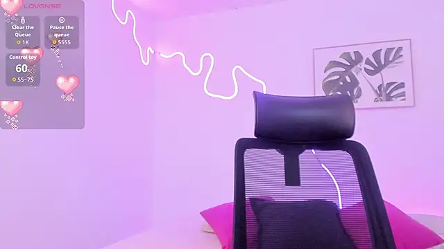 Cherrydollxx online show from November 22, 2025, 11:42 am