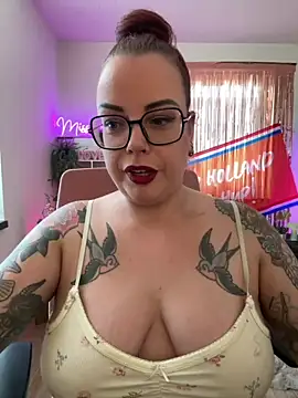 Snapshot of Miss_Lucifer6 chatting on June 28, 2026, 1:17 pm Miss Lucifer6 online show from June 28, 2026, 1:17 pm