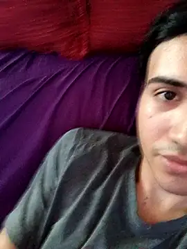 novinho safado   online show from April 6, 2026, 3:13 pm