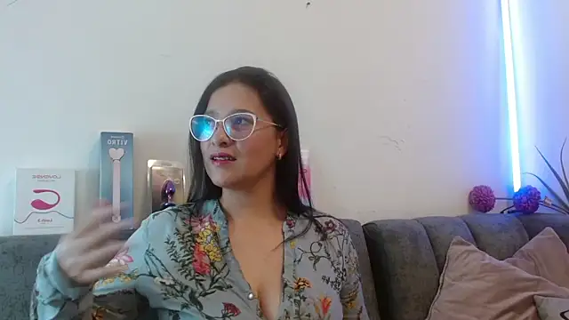 Alana steel 1 online show from March 27, 2026, 7:26 pm