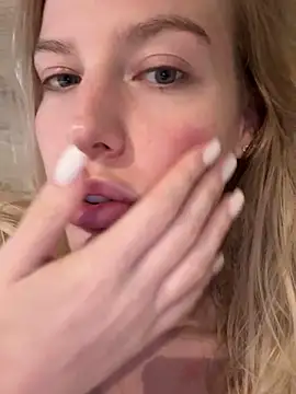 Snapshot of Chloemillerrxx chatting on September 21, 2025, 5:40 pm Chloemillerrxx online show from September 21, 2025, 5:40 pm