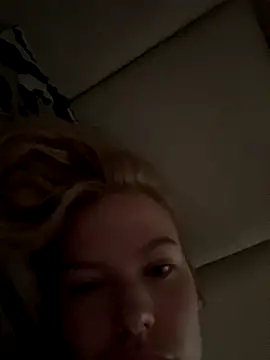 Snapshot of Chloemillerrxx chatting on September 19, 2025, 3:49 pm Chloemillerrxx online show from September 19, 2025, 3:49 pm