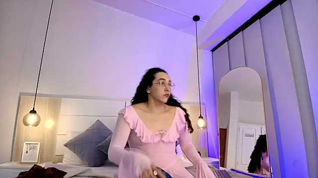 alehia cute online show from November 9, 2025, 1:04 pm