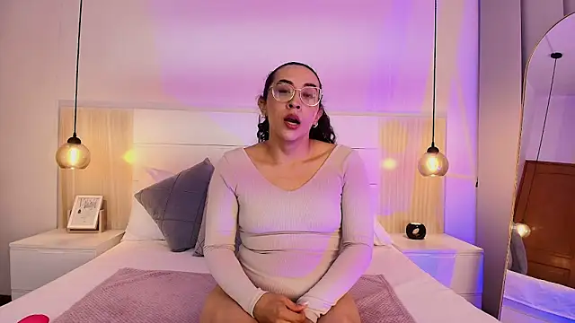 alehia cute online show from September 25, 2025, 10:38 pm