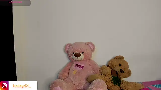 HaileyDuke online show from March 24, 2026, 12:21 am