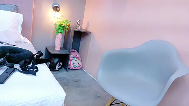 Snapshot of Camila_Hill_ chatting on October 31, 2025, 3:52 pm Camila Hill online show from October 31, 2025, 3:52 pm