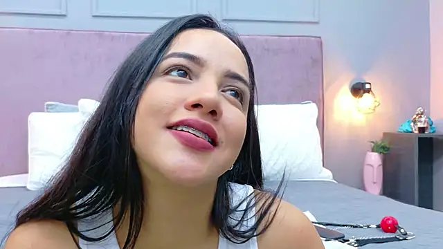 Snapshot of Camila_Hill_ chatting on December 15, 2025, 1:06 pm Camila Hill online show from December 15, 2025, 1:06 pm