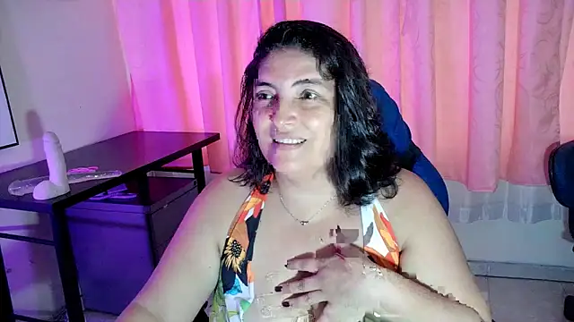 Snapshot of lina_maria99 chatting on December 3, 2025, 10:31 pm lina maria99 online show from December 3, 2025, 10:31 pm