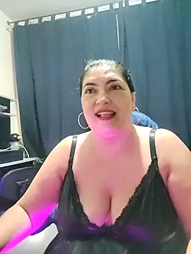 Snapshot of lina_maria99 chatting on November 10, 2025, 8:41 am lina maria99 online show from November 10, 2025, 8:41 am