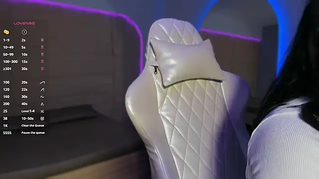 HannahMontgomery online show from December 22, 2025, 3:56 pm