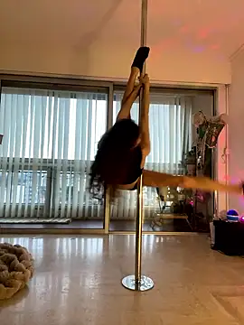 Chris06d22xh online show from January 18, 2026, 3:37 pm