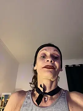 Snapshot of Chris06d22@xh chatting on June 16, 2026, 8:09 pm Chris06d22xh online show from June 16, 2026, 8:09 pm