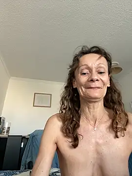Snapshot of Chris06d22@xh chatting on June 27, 2026, 5:46 am Chris06d22xh online show from June 27, 2026, 5:46 am