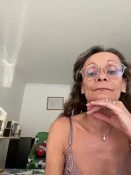 Snapshot of Chris06d22@xh chatting on July 7, 2026, 6:33 pm Chris06d22xh online show from July 7, 2026, 6:33 pm