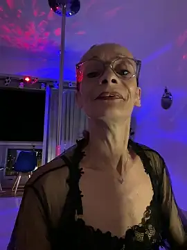 Snapshot of Chris06d22@xh chatting on July 14, 2026, 9:10 pm Chris06d22xh online show from July 14, 2026, 9:10 pm