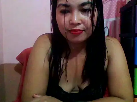 Snapshot of Hotbabe35 chatting on September 28, 2025, 11:12 pm Hotbabe35 online show from September 28, 2025, 11:12 pm